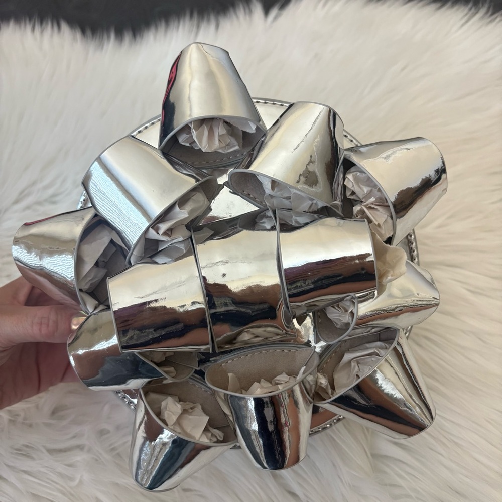 Bewaltz Glitzy Present Bow Crossbody Purse - Silver Metallic Mirror